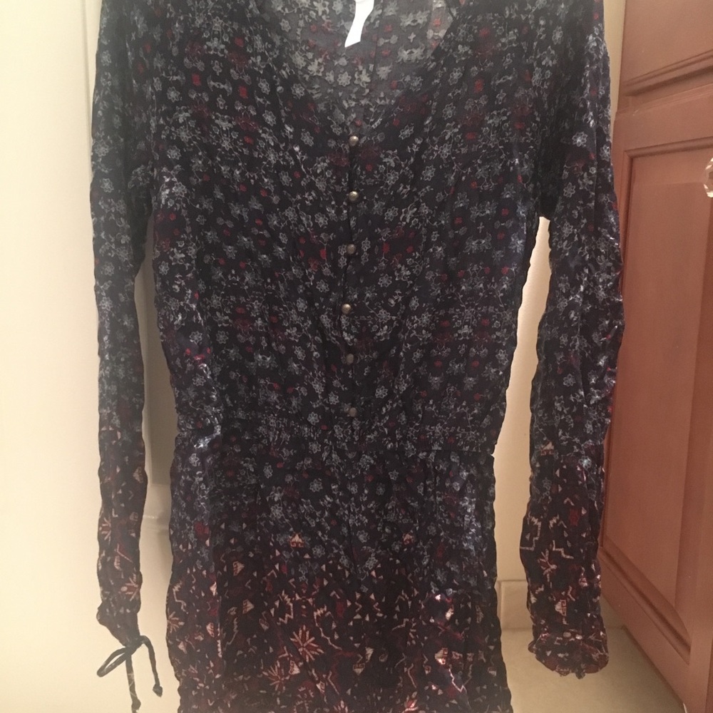 Super cute floral romper!